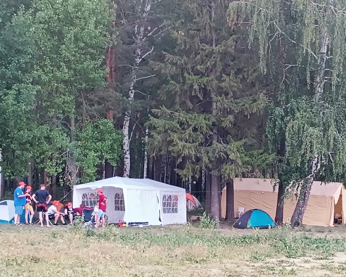Мероприятия перед открытием палаточного лагеря. Палаточный лагерь. Военный палаточный лагерь. Палаточный лагерь робинзоны Тверская область. Палаточный лагерь фото.